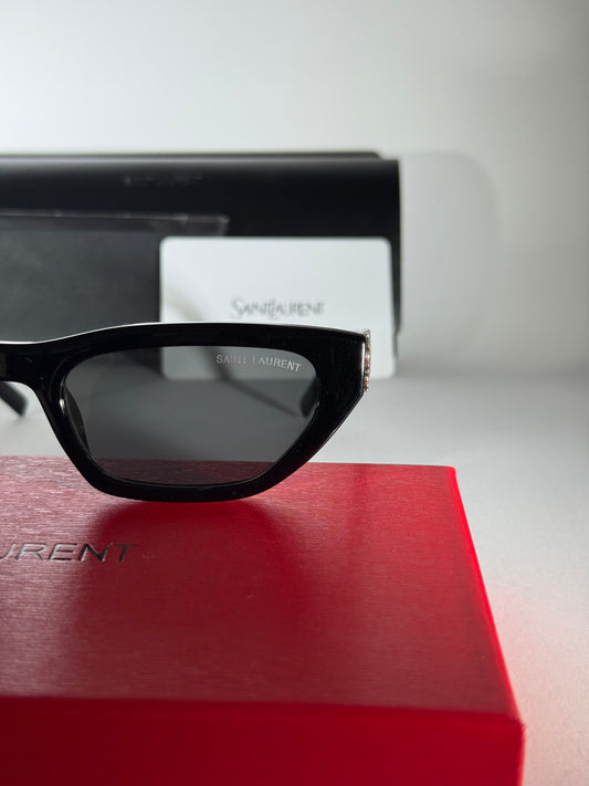 YVES SAINT LAURENT M126